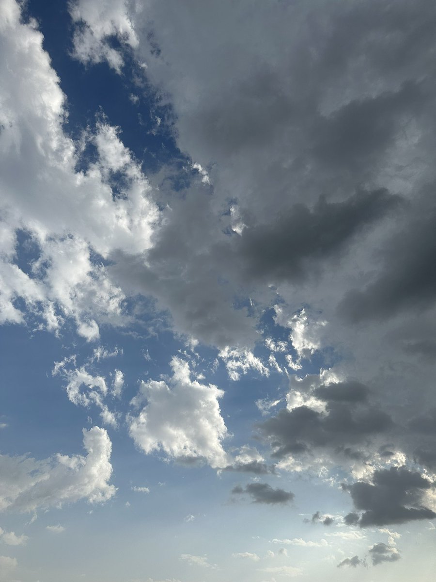 siii15_'s tweet photo. ☁️☁️ https://t.co/dgrlEs7i6o