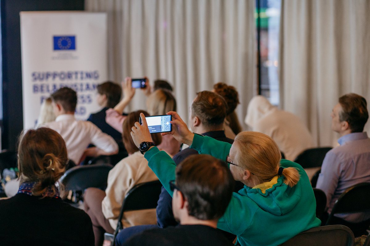 abbabusiness_'s tweet photo. ��️To the attention of ABBA members: in collaboration with the @AC_Global, we support applications from our members for educational programs and provide recommendation letters for them.

📷Seminar "Educational Opportunities in the USA for #Belarusians." #EUforBelarus @MarinaGirin https://t.co/sDNaFyqMkh