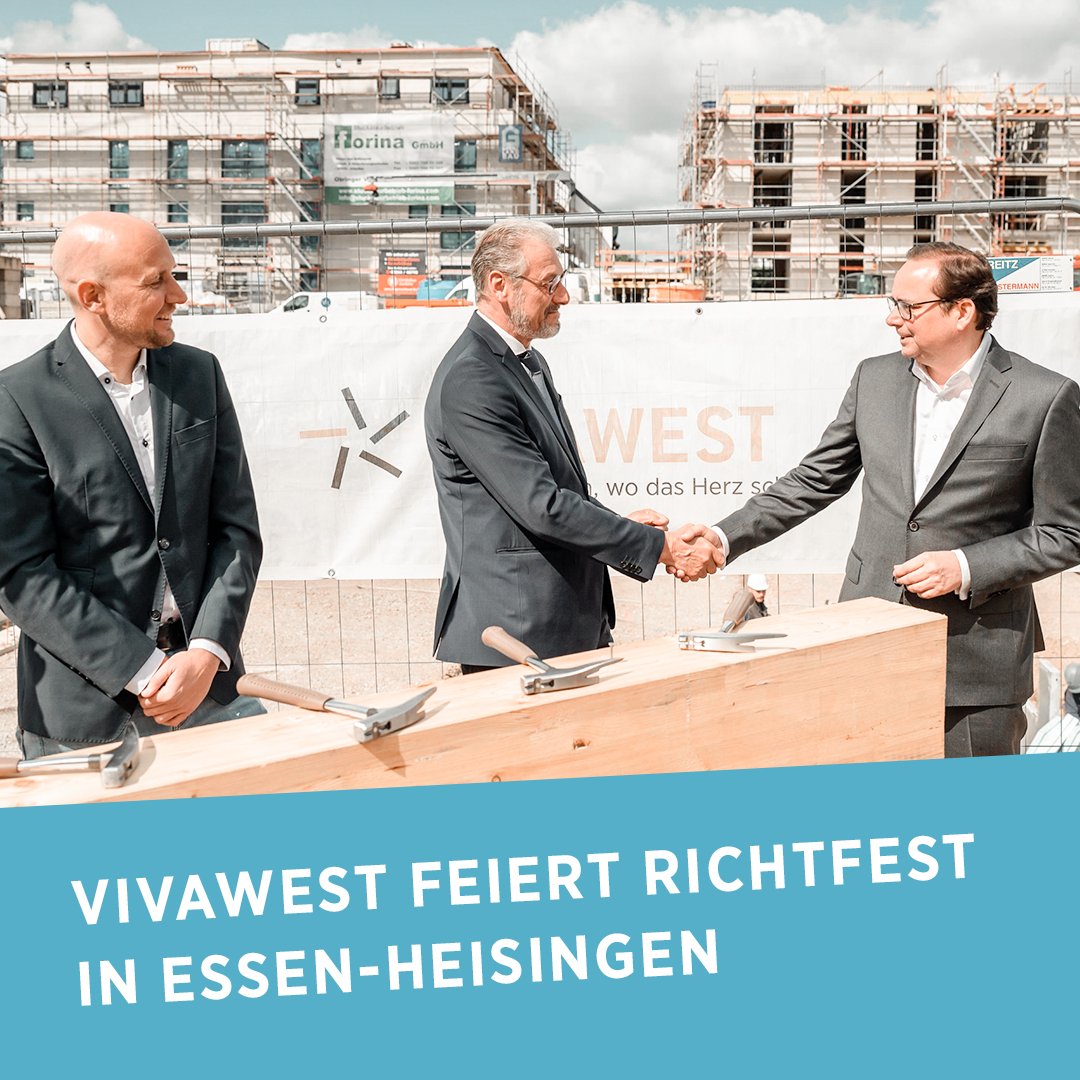 Vivawest_Wohnen's tweet photo. #VIVAWEST feiert Richtfest. Uwe Eichner, Vorsitzender der VIVAWEST-Geschäftsführung, Essens Oberbürgermeister @tkufen und Projektpartner freuen sich auf 71 neue Wohnungen und eine Kita an der Zölestinstraße in Essen-Heisingen. https://t.co/BhUxZdfWca https://t.co/86ypKKwDnA