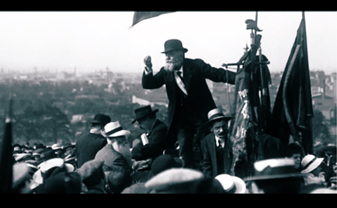 Samedi 20 Mai 15hoo la Ligue des droits de l’Homme et Libre pensées #Paris19 organiseront dans le cadre du #MoisDesMemoires dans le Parc de la Butte du Chapeau rouge un hommage en lecture de discours et chants à Jean Jaurès leader du refus de la guerre de 1914
Venez nombreux !