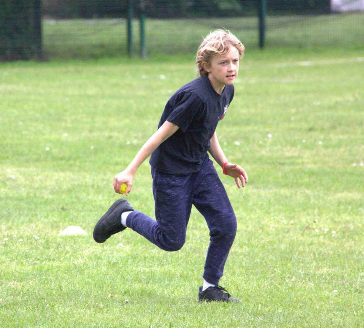 LPESSN's tweet image. 👏 Well done to all the schools that took part in todays Girls Cricket Competition at Burgess Park.
👧 Every single girl that attended set the perfect example for all to follow.
#Cricket #girlscricket #perfectexample 
@YouthSportTrust @Jasmine_Ali @lb_southwark