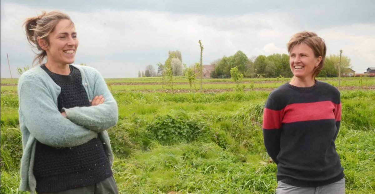 Charlotte en Hilde aan het woord in de nieuwe VLM-nieuwsbrief cdn.flxml.eu/m-225a73c4c460…. Ze telen groenten en fruit voor de #korteketen op VLM-gronden in Sint-Pieters-Leeuw. En zijn genomineerd voor de  “Korte Keten Kop 2023”. Stem ze naar de top via  bezoekdeboer.be/projecten/kort….
