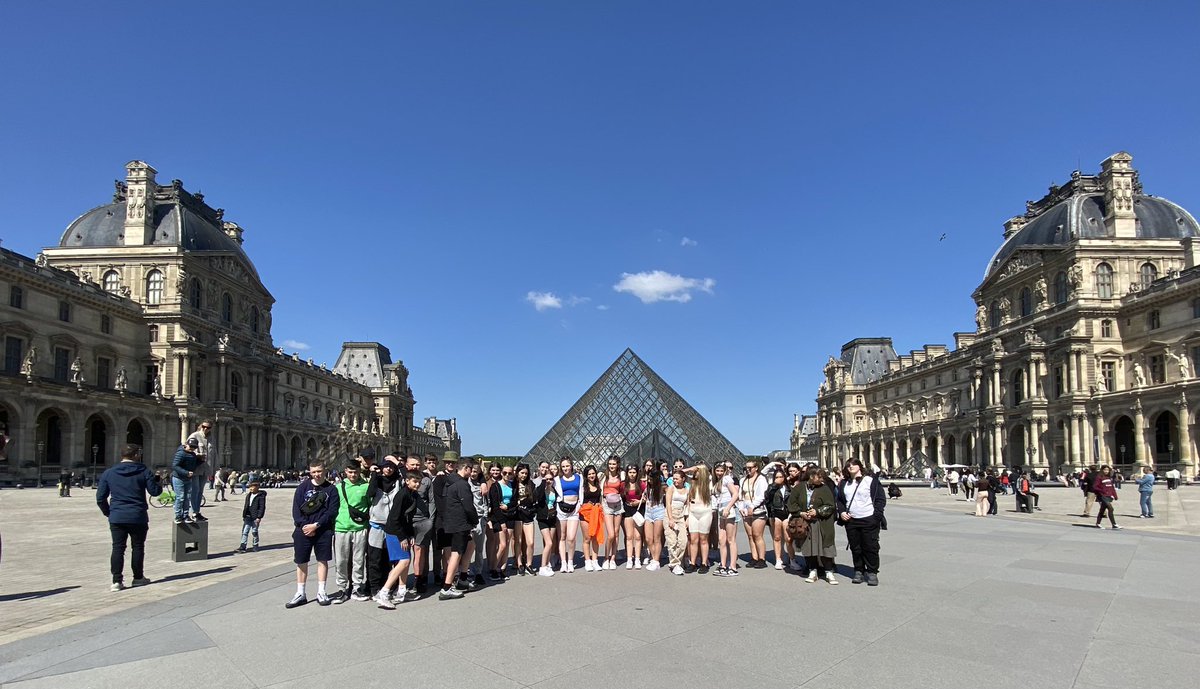 rhstechnologies's tweet photo. Finally made it to Paris!🇫🇷 lPlenty of walking and shopping left to do 🛍️ https://t.co/TmavzGHrgr