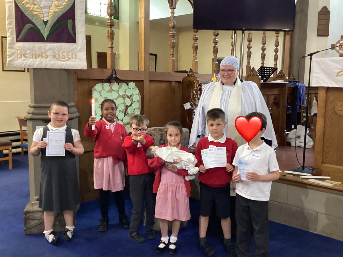 HorwichParishCE's tweet photo. This term we have been learning about Baptism in Year 1. This afternoon we went to Holy Trinity to hold our own Baptism with Reverend Nicola. #HPY1 https://t.co/c8xVt3L50h