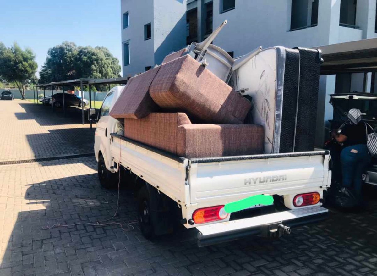 flopkeng's tweet photo. Transport for hire https://t.co/lzPsREtsRs