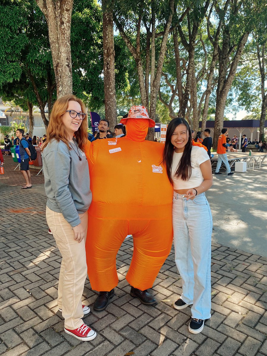 rangosemfila's tweet photo. 🚨URGENTE🚨 

Ranguinho é visto coagindo estudantes a furar filas no CEUB, entenda o caso: https://t.co/50ijiOCknE