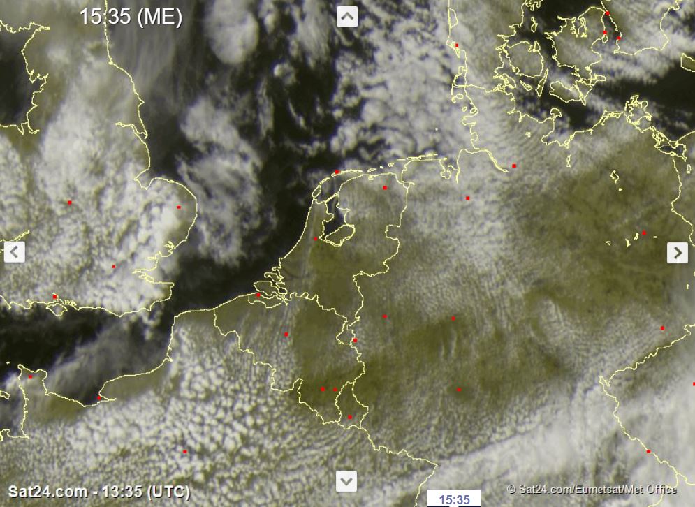 NoodweerBenelux's tweet photo. Hallo, deze namiddag profiteren we van een vrij aangenaam #lenteweertje met #zonneschijn en wat binnenlandse #stapelwolken. In het N van NL zijn er wat meer wolkenvelden. Het kwik scheert geen al te hoge toppen door de #matige #bries uit NNW tot NNO. Fijne namiddag! https://t.co/Mt5Ws3z3GK