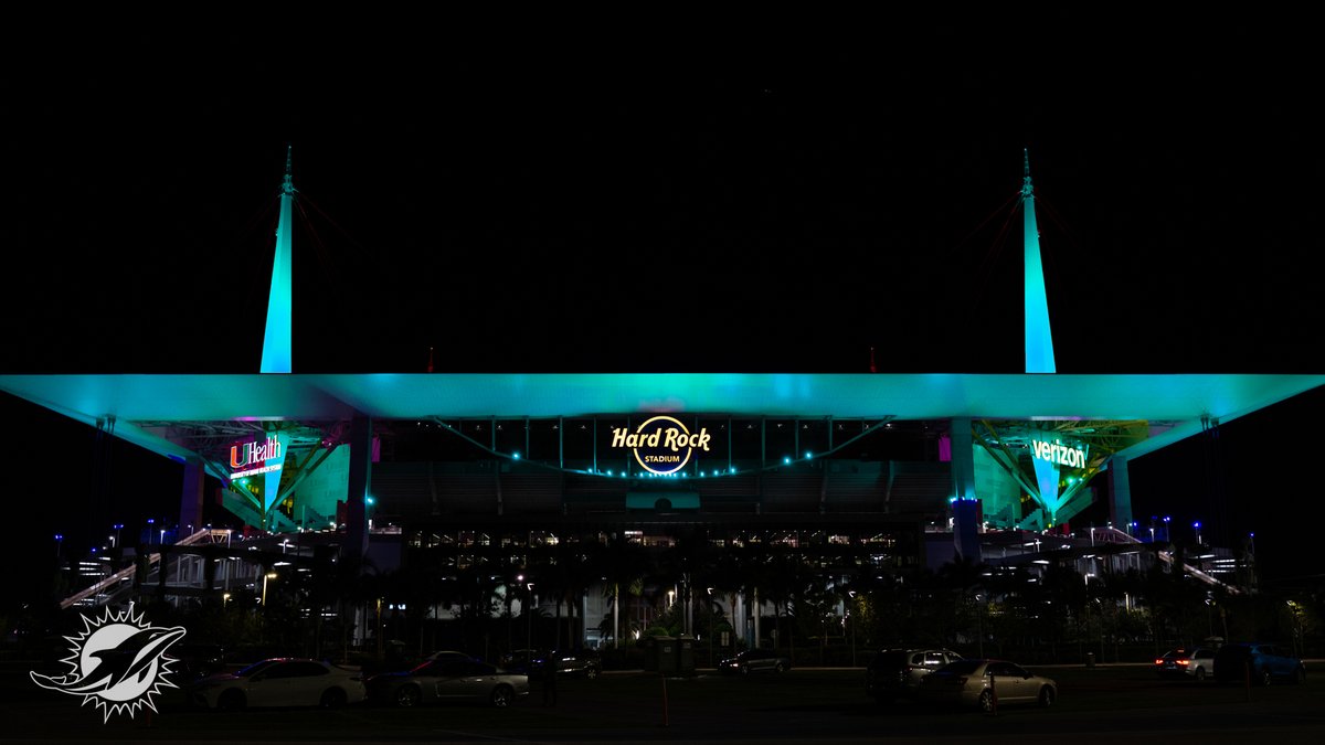 FoodAllergy: RT @HardRockStadium: Last night, we lit Hard Rock Stadium teal to generate awareness for Food Allergy Awareness Week and Month 💙 Thanks to our FARE Certified chefs and Top 9 Free Kitchen, we’re able to provide @foodallergy friendly ite…