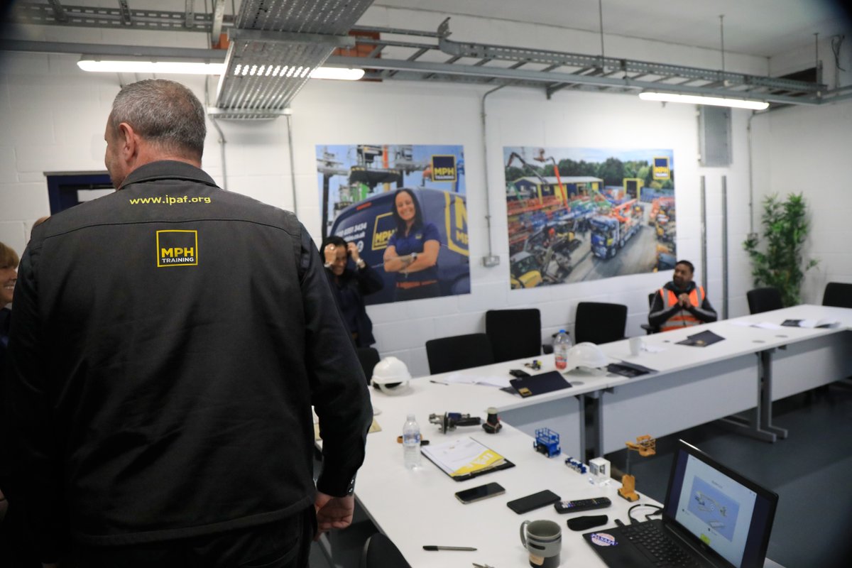 Don't forget! We offer weekend training for IPAF and PASMA one-day courses! 

Get certified and trained on your schedule. 

Learn more ➡️ ow.ly/uUH250NJ7ti