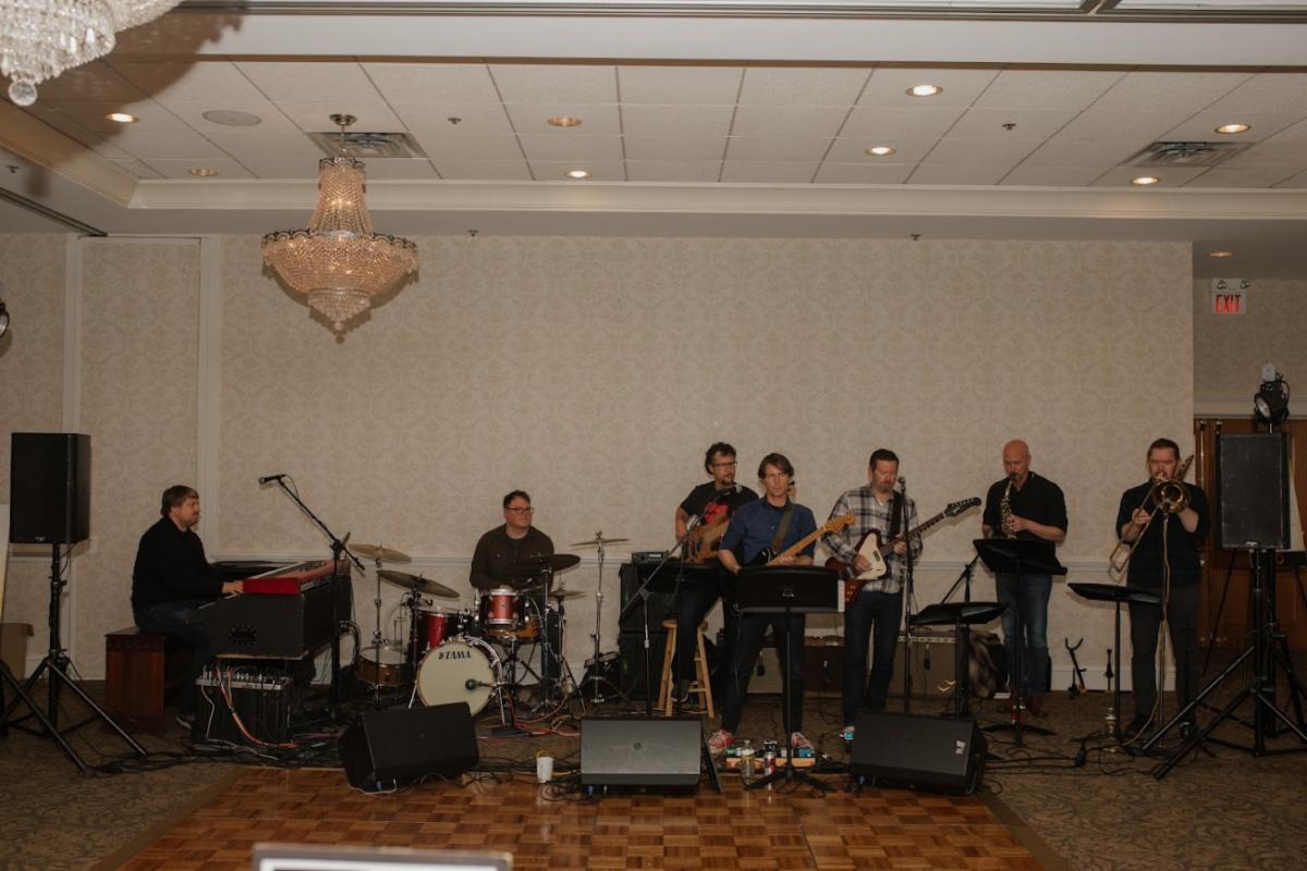Foundation4EPS's tweet photo. We would love to take a moment to thank the incredible @BenAnderson for putting together an amazing band full of alumni for our Gala Event. They kept everyone dancing all night long. 
@EdenPrairieSchools https://t.co/79pMWE6Lgr