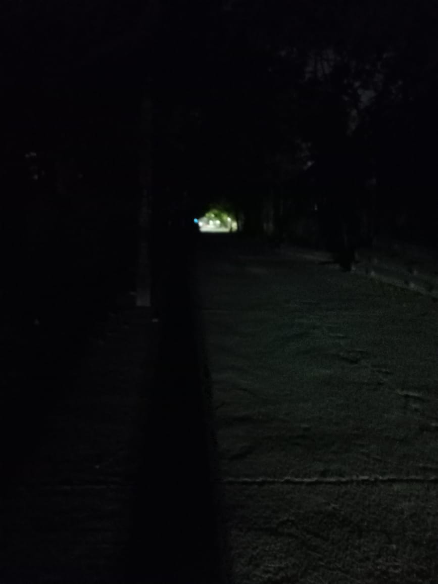 Sameera_Afreen's tweet photo. @GHMCOnline @CommissionrGHMC @TSRTCHQ No street lights in the lane beside TSRTC bus bhavan. Very dangerous for the road users especially ladies. I have given complaint in the MyGHMC app as well. Grievance  ID Number is 1605233251827. Please attend immediately https://t.co/lSXb6Sscf3