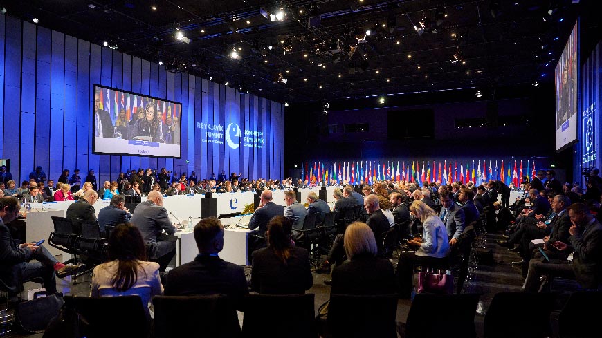 coe's tweet photo. At the #CouncilOfEuropeSummit, Heads of State and Government agree to strengthen the Council of Europe, ensure accountability for Russia's war of aggression against Ukraine, and support victims.
Read the "Reykjavík Declaration - United around our values": https://t.co/xbf8weo0V4 https://t.co/9M0wSkidcW