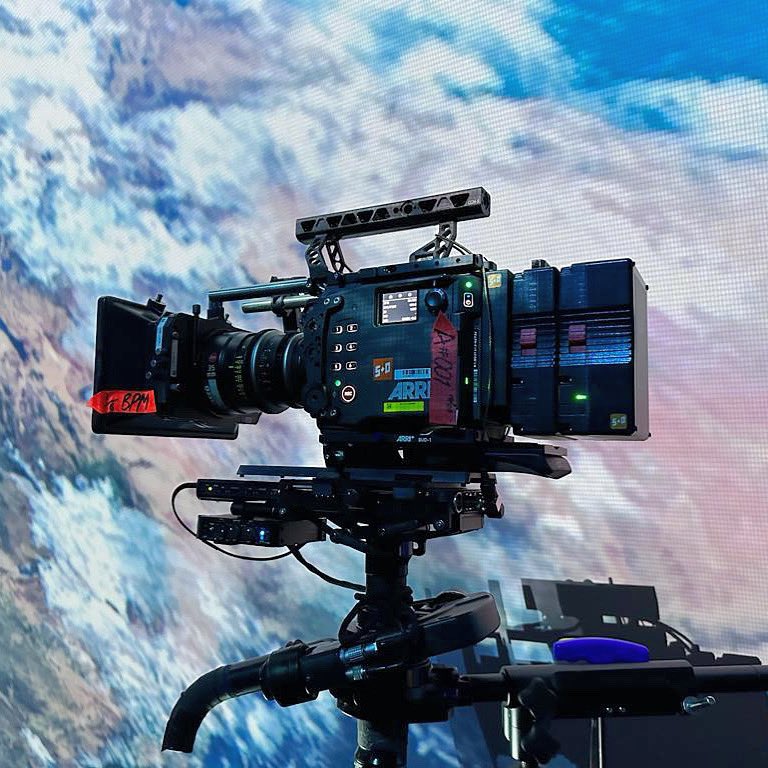 Filmed something big over the last couple of days on the lovely #Alexa35! Partnered with the #LeicaSummiluxC Primes. 😍🎥

Coming soon!

#Gormville <a href="/arri/">Je suis bien arrié.</a> #summilux #Leica