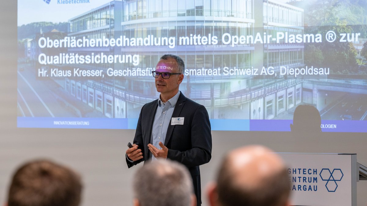 PlasmatreatGmbH's tweet photo. 🇨🇭 Our PT-Bond expert, Klaus Kresser, Managing Director of Plasmatreat Schweiz AG attended the 2nd "Praxiszirkel Klebetechnik" 🤩
#plasmatreat #pretreatment #plasmatreatment #openairplasma #sustainability #Surfaceactivation #surfacecleaning #surfacefreeenergy #surfacetension https://t.co/wYL8Cdf9tn