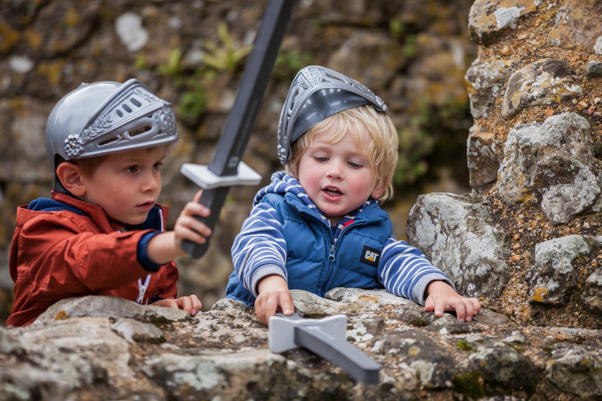 May half term is just around the corner! Bring the family and step back in time as we bring history to life at Carisbrooke Castle! 👑🤸🏽 Carisbrooke Castle & Kids Rule! 27 May – 2 June: bit.ly/Carisbrooke_Ki…