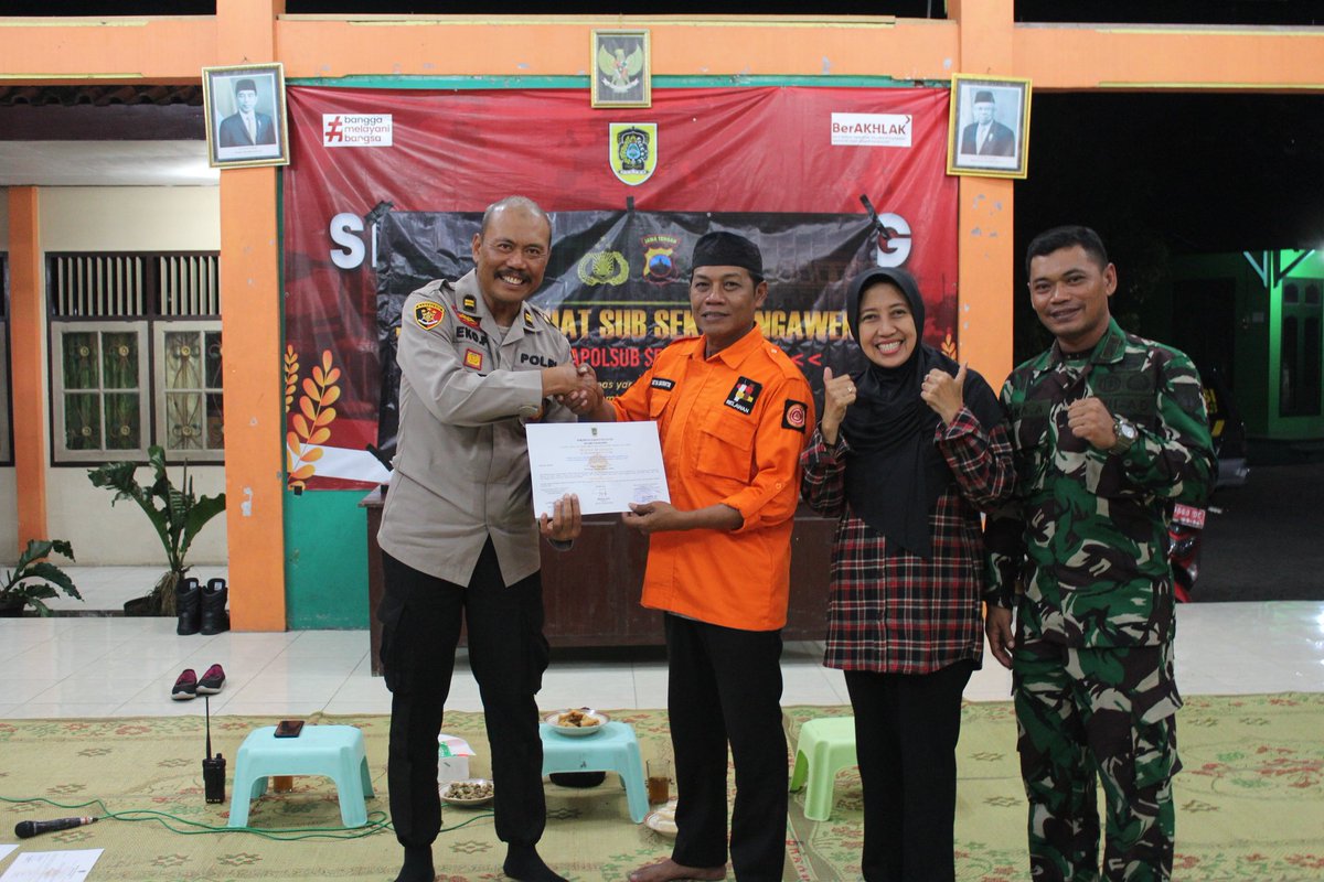 rk_ngawen's tweet photo. Serah terima sertifikat penghargaan, laporan &amp; Pembubaran posko flamboyan 6 https://t.co/FAiuOIdAqn