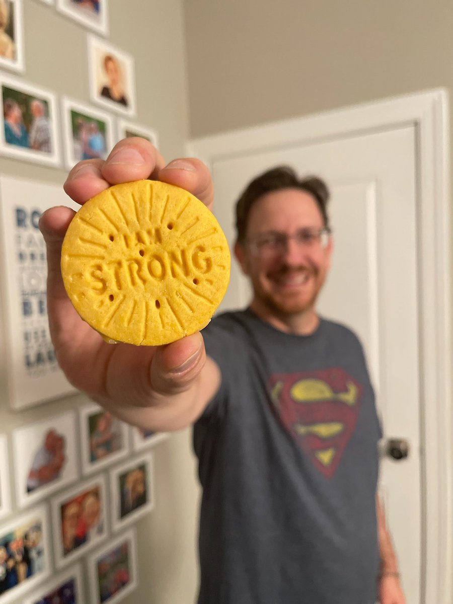 LGBT_Activist's tweet photo. I opened up a box of Girl Scout cookies and this is the first one I took out. How fitting is this?! #ReadStrong https://t.co/GBYXoIVn5g