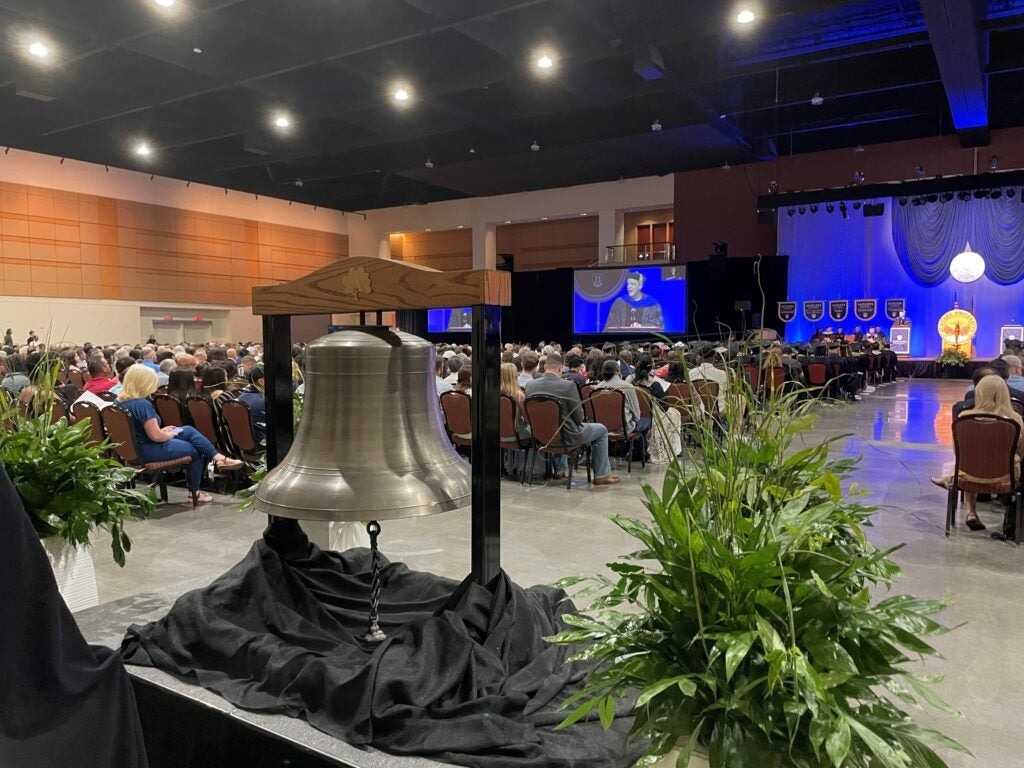 AugustaPress's tweet image. Families of candidates had already gathered in droves at the Marriott Convention Center by the time Augusta University began its 2023 Spring Commencement for undergraduates Friday morning.

theaugustapress.com/augusta-univer…
#augustauniversity #springcommencement #graduatingclassof2023