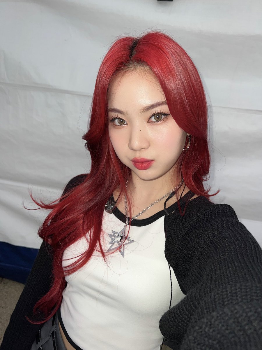 STAYC_official's tweet image. 🐱💬
팬미팅에서 만날 준비 잘 하고 있지~~? ❤️

#STAYC #스테이씨 #ISA #아이사