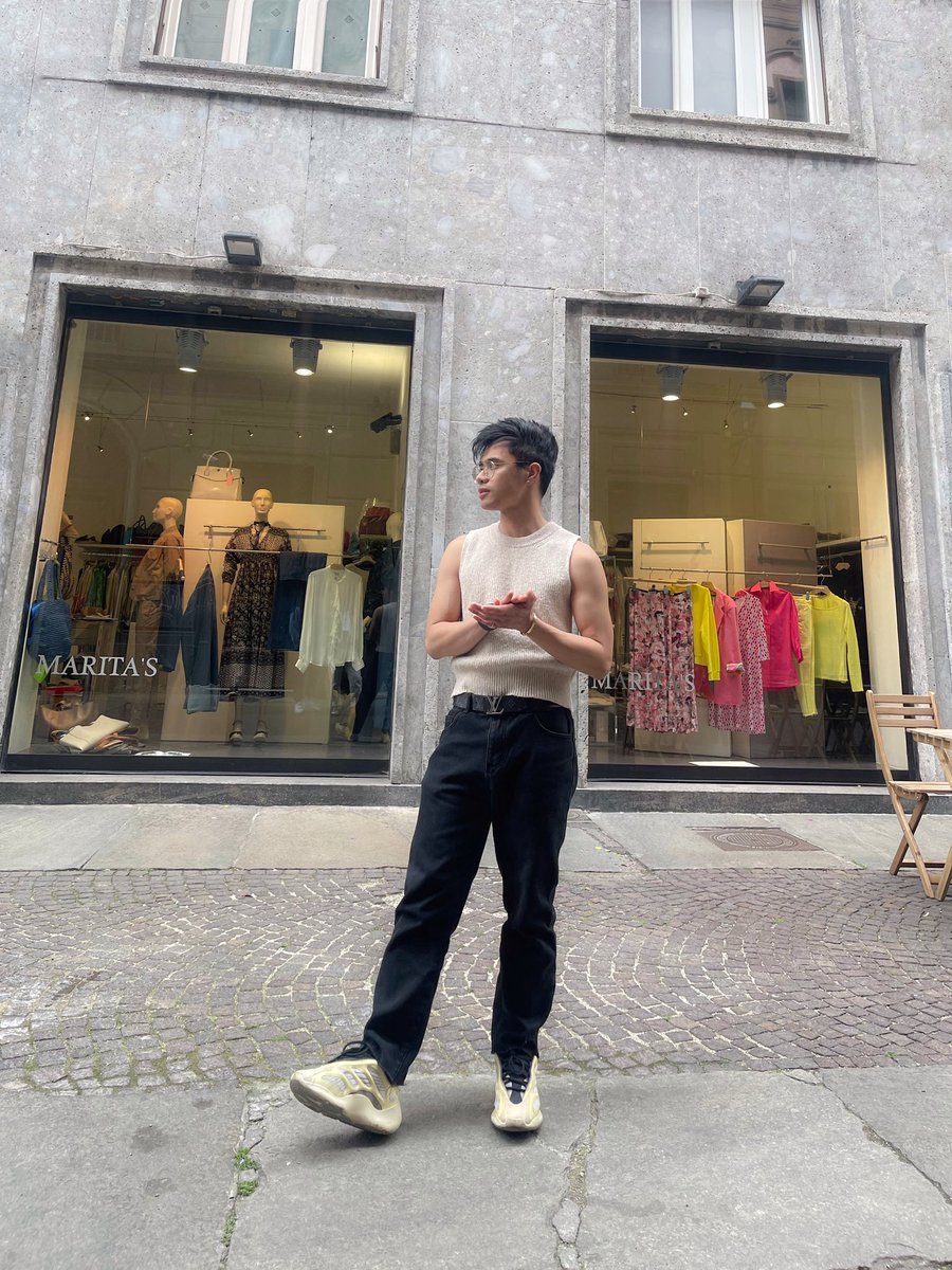GianNeneria's tweet photo. Tried wearing my mom’s tank top and this is the result HAHA 🙈🫶🏻 https://t.co/CrimI78owP