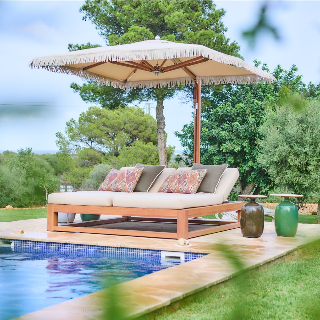 Reimagine your outdoor oasis. 🍃​ Canopy enhancements like this fringe décor are all about the joy of adding motion to design elements that bring an ambiance to life. 

#Tuuci #Tuucishade #BornInMiami #Residential #HomeDesign #OutdoorDesign #OutdoorLiving