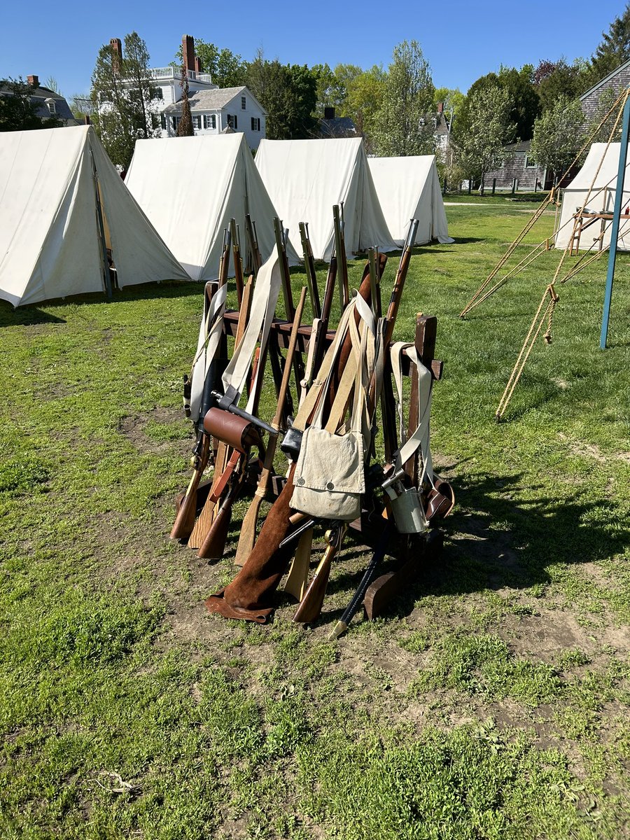 The @FirstNHRegiment had the honor to participate in one of the Portsmouth NH 400 Anniversary Events, this past weekend at @StrawberyBanke with a Living History, with Infantry Drills and Artillery Fire #History #AmRev #PortsmouthNH