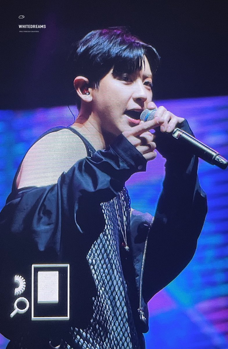 whitedreams1127's tweet photo. 230517 EXO-SC BACK TO BACK in SG 
🥵🫣🫢 핫하다 핫해… 🔥
#찬열 #CHANYEOL https://t.co/mWcyuQYiff