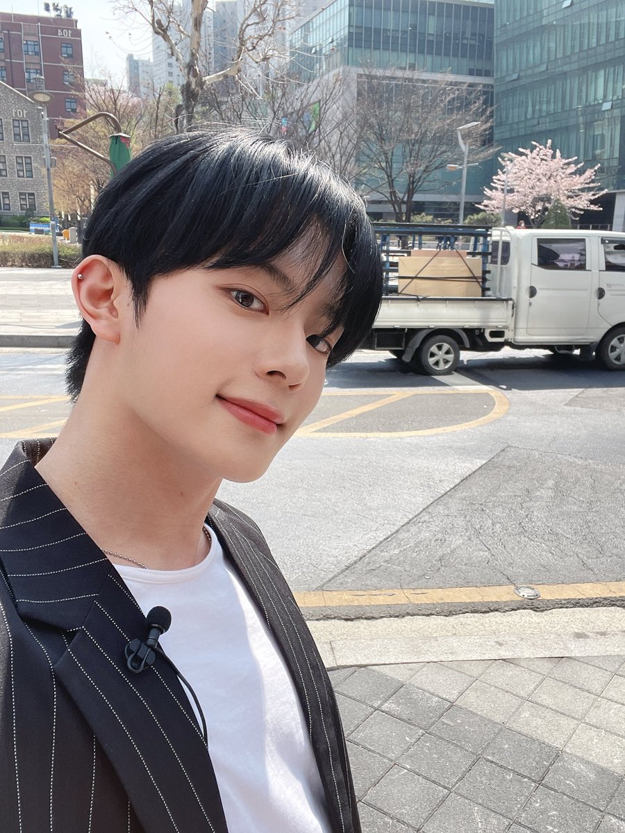 by_verivery's tweet photo. [#강민

곧 보자 ㅎㅎ
응원법 검사한다~

#베리베리 #베러 https://t.co/mT5iy2rt6D