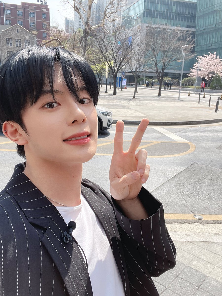 by_verivery's tweet photo. [#강민

곧 보자 ㅎㅎ
응원법 검사한다~

#베리베리 #베러 https://t.co/mT5iy2rt6D