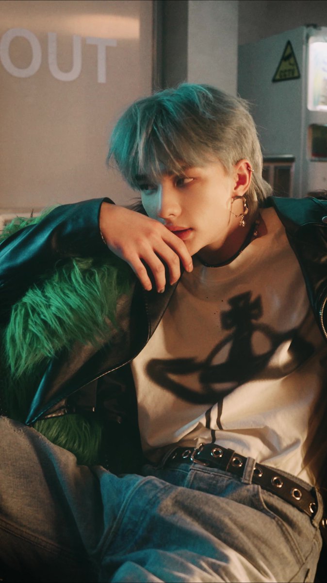 Stray_Kids's tweet photo. Stray Kids(스트레이 키즈) “★★★★★ (5-STAR)” MOOD FILM

2023.06.02 FRI 1PM (KST) | 0AM (ET)

#창빈 https://t.co/WftmuIda0P
#현진 https://t.co/GEA3hdnHlu

#StrayKids #스트레이키즈
#5_STAR
#특 #S_Class
#StrayKidsComeback
#YouMakeStrayKidsStay https://t.co/W34srVpPrN