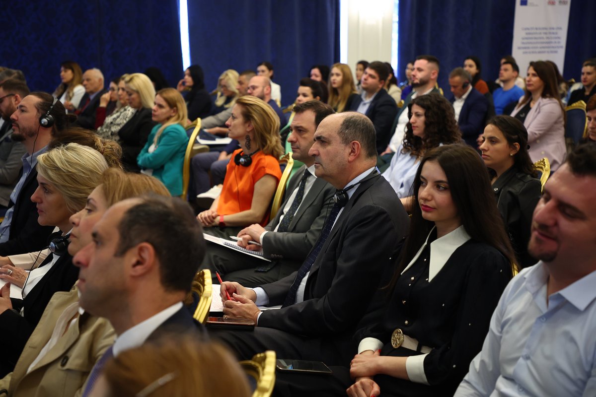 EUinAlbania's tweet photo. The #YoungCells project has been successfully launched! 25 young civil servants with 3-8 yrs of experience will spend 3️⃣ months in 🇫🇷,🇩🇪,🇮🇹,🇬🇷,🇭🇷. This opportunity will help participants broaden their professional network & gain a global perspective on #publicadministration. https://t.co/5IXpwke2qf