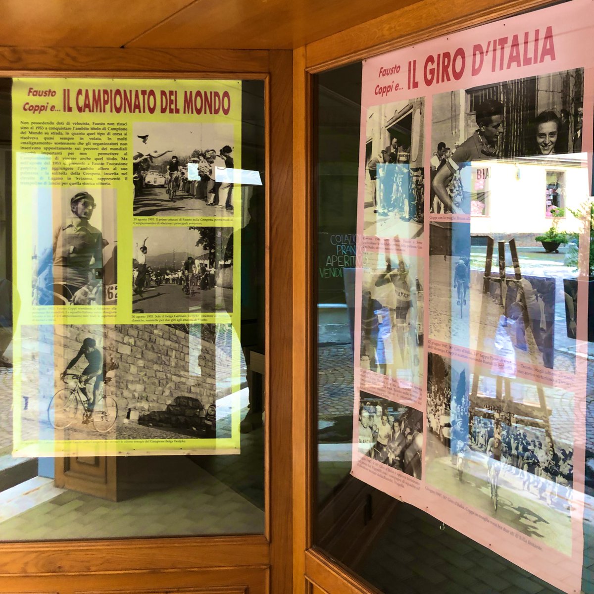 ventolaterale's tweet photo. Tortona in attesa del Giro è letteralmente tappezzata di immagini di Coppi ❤️
Nel prossimo podcast di @ACDPeloton e di Fuori Tempo Massimo (@fenomeno_pod) una domanda speciale da una persona speciale 👀
#CoppiPedia #Giro https://t.co/YDMmQtUUqw