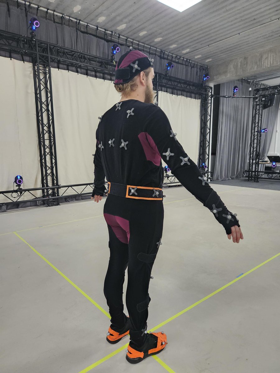 Quantic_Dream's tweet photo. Office move: β
Unpacking: β
Recalibrating #MoCap: In progress
#QDatWork https://t.co/5FPqPrYE7c