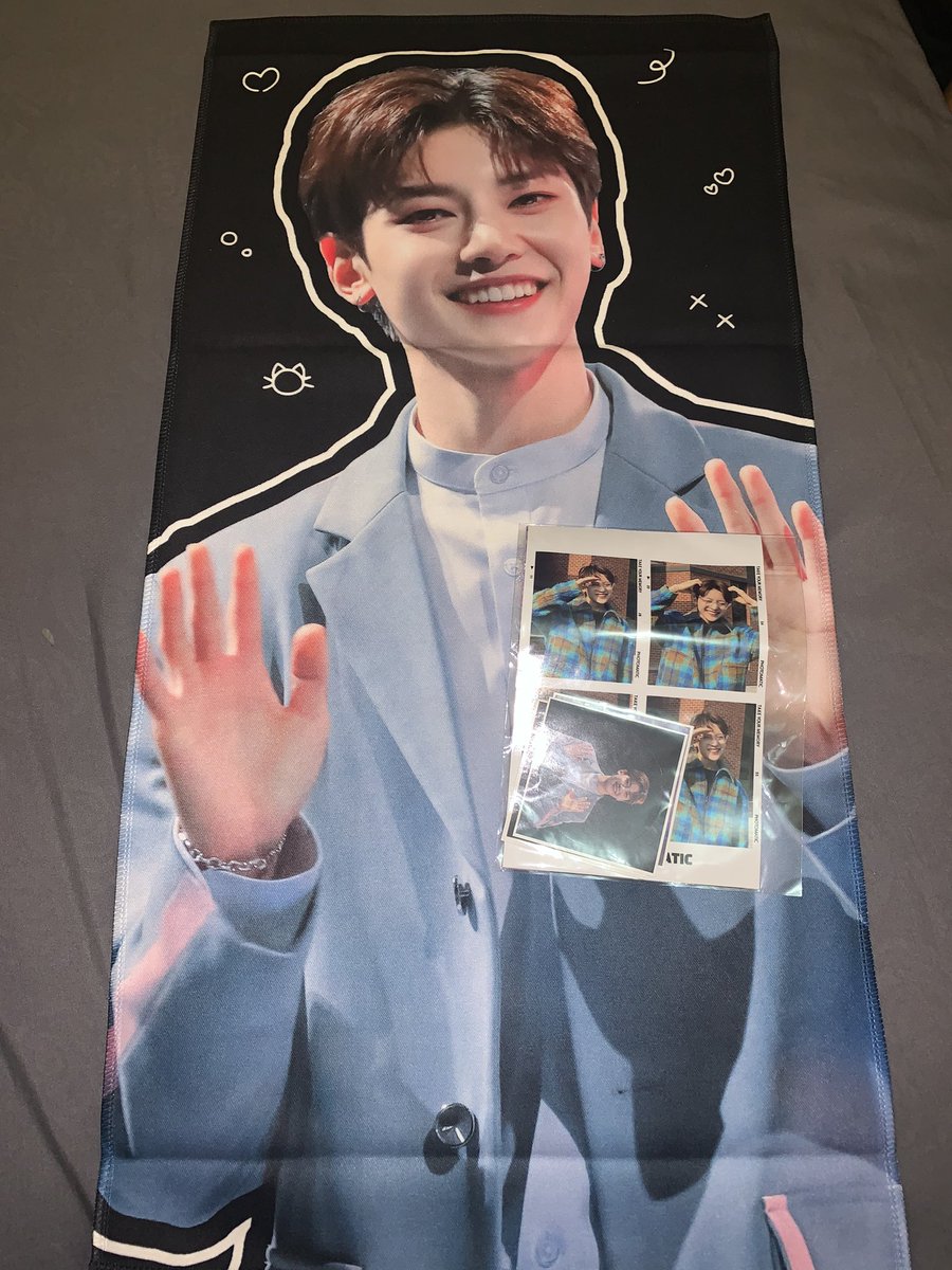 itthewu's tweet photo. Today’s mail 🥰🥳🥳

Cheering kit Matthew by @chuingluvU 💓
Thank you so much for @chollenGO_  for helping me to buy this!!✨.

Really like it! Matthew is very cute &amp; handsome🥺💓. https://t.co/eLTmNSXPBs