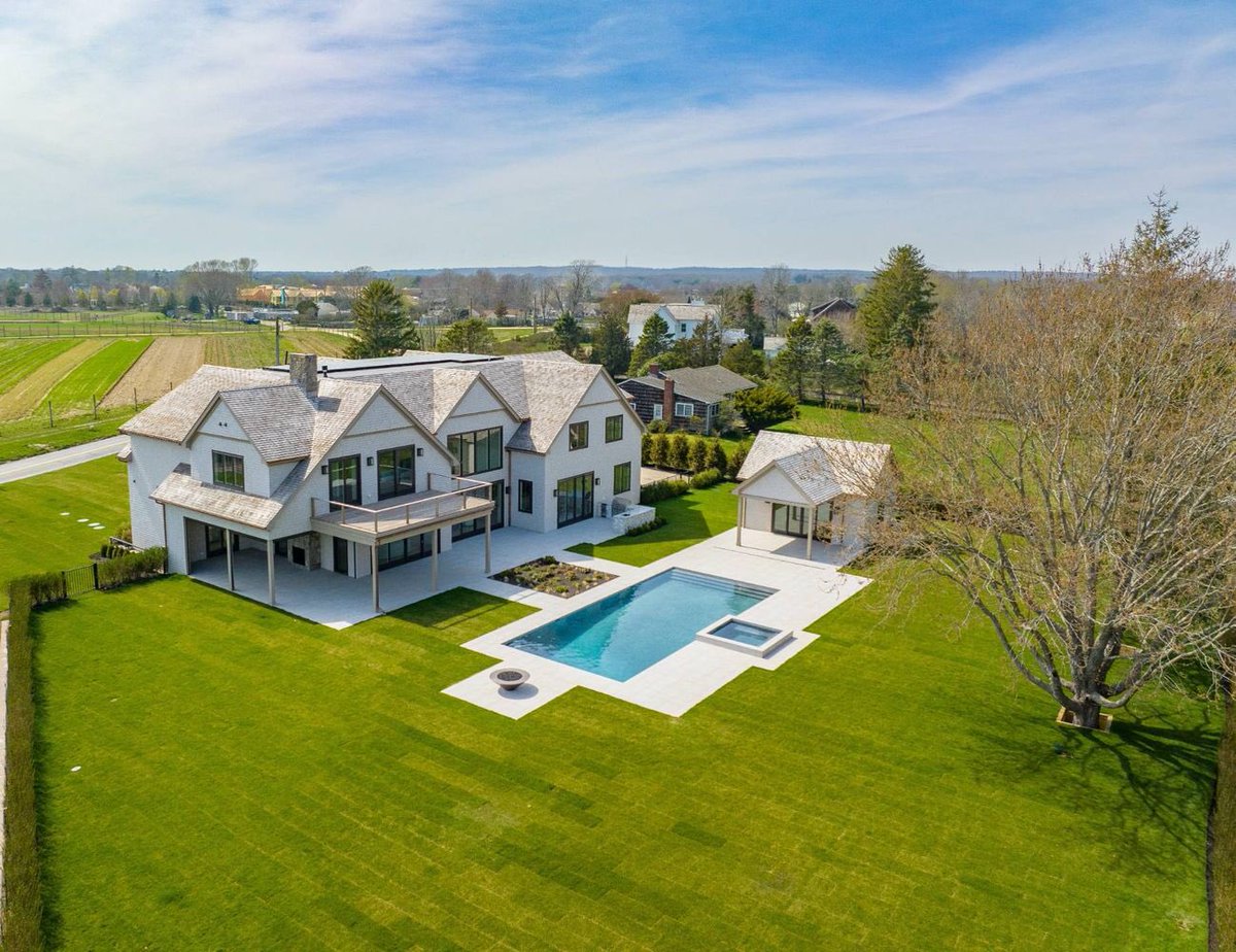 Real Estate Showcase tweet media