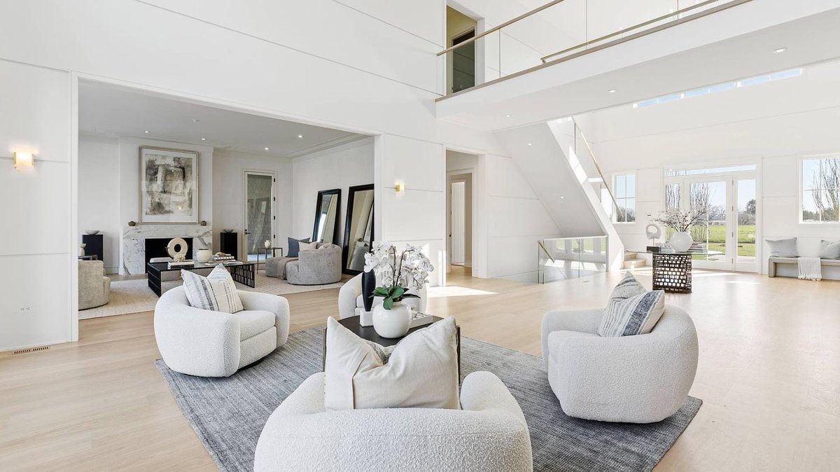 Real Estate Showcase tweet media