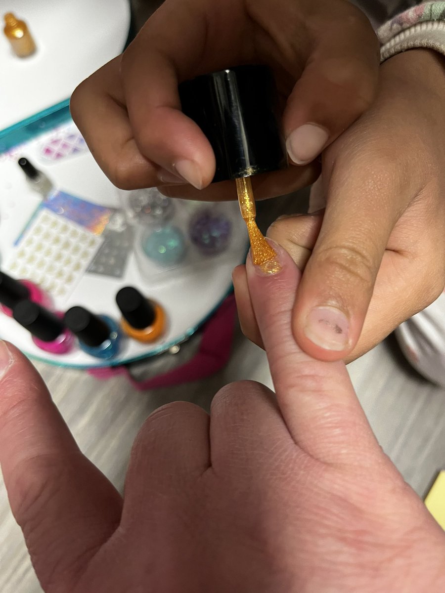 ricktkrause's tweet photo. As #4thgraders prepare for Market Day, two students @deltakellyelem1 practiced their manicure/nail painting service on me. @rochcommschools #mtsscoach https://t.co/Np8hIxa1sd