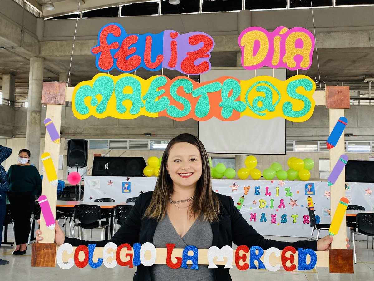 AlexaMona_Lisa's tweet photo. Culminando la celebración del
Día de los Maestros, merezco las boletas #cordilleraesradioacktiva ⭐️☺️ quierooo irrrr https://t.co/B2DnmmdbCM