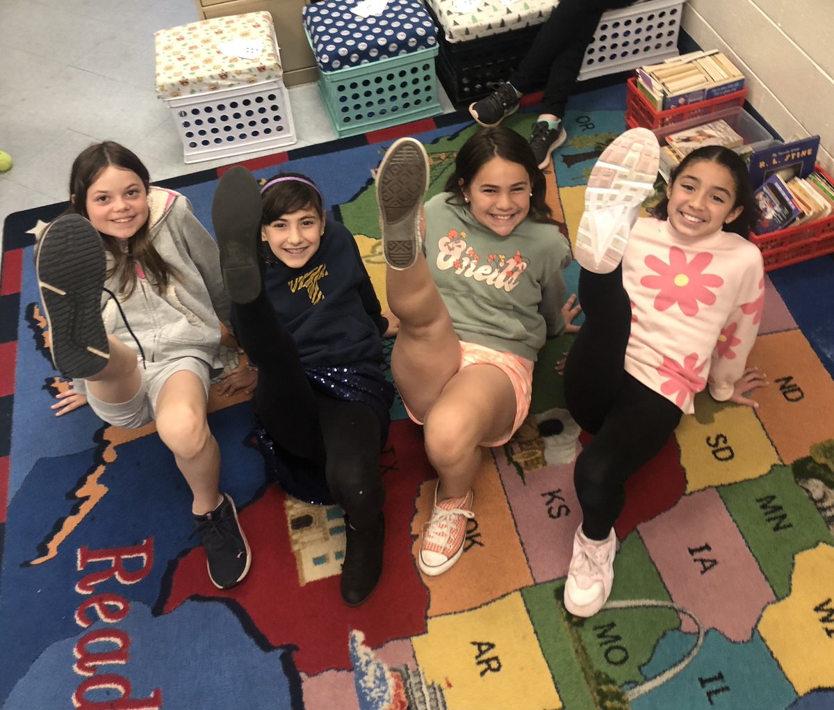 Nothing like a triangle split after testing is done for the day. Remember to stretch people 🧘‍♀️ #CollsEdu #TatemTweets