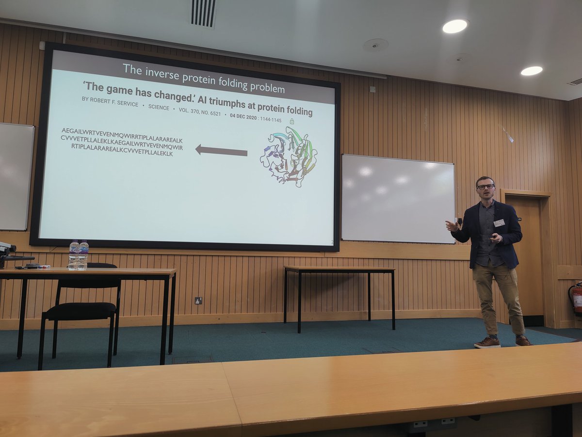 UniRdg_Chem's tweet photo. The trend of high quality talks continue into the afternoon with inspiring presentations from @guto_rhys, Beatrice Collins and Josh Tibbetts 🧬🧪 https://t.co/fJJKuphzSl