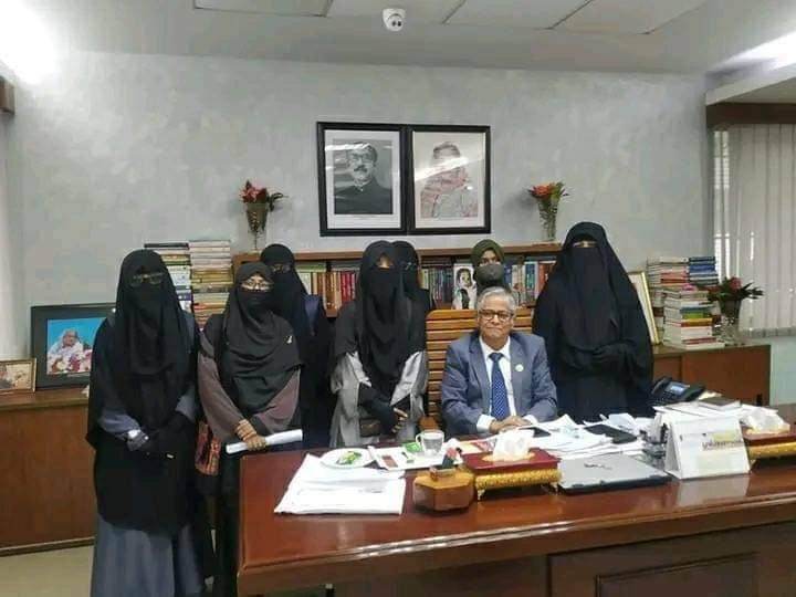 taslimanasreen's tweet image. Dhaka University Students. 1967 and 2022.