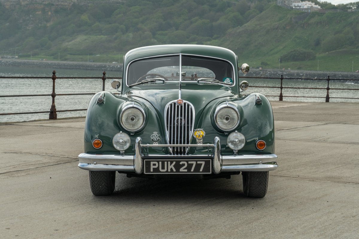 Recently in for a service, another amazing British classic sports car #classiccar #vintagecar #vintagecars #specialist #britishsportscar #carporn #retrocar #carphotography #carspotting  #austinhealey #jaguar #mg #porsche #murrayscottnelson #scarborough #nothyorkshire #yorkshire