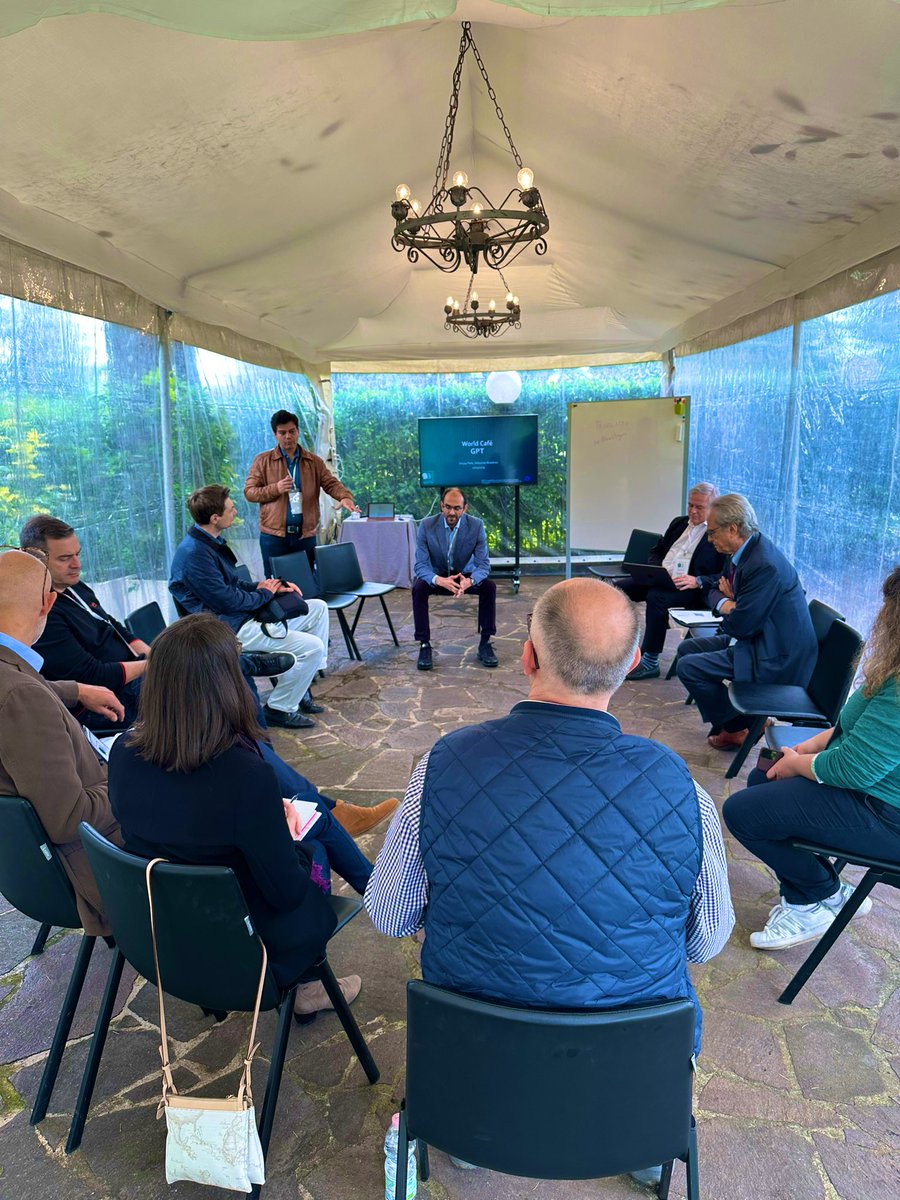 EDITH_CSA_EU's tweet image. Significant moments during our world café sessions to discuss and brainstorm on: #metaverse #GPT
#datastandardization #metadata 
#AI #EDITH #healthcare
@EU_Commission 
@VPH_Institute