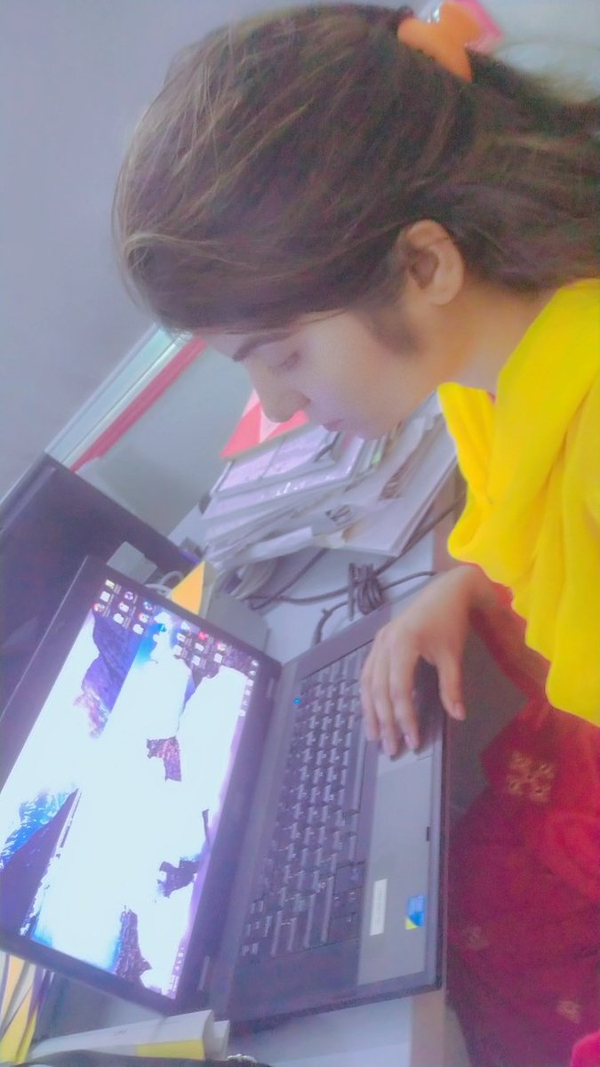 زندگي ۾ ڪڏھن به ڪجھ مڪمل ناھي ملندو ، ڪنھن کي اسان ناھيون ملندا ڪوئي اسان کي ناھي ملندو ❤️
