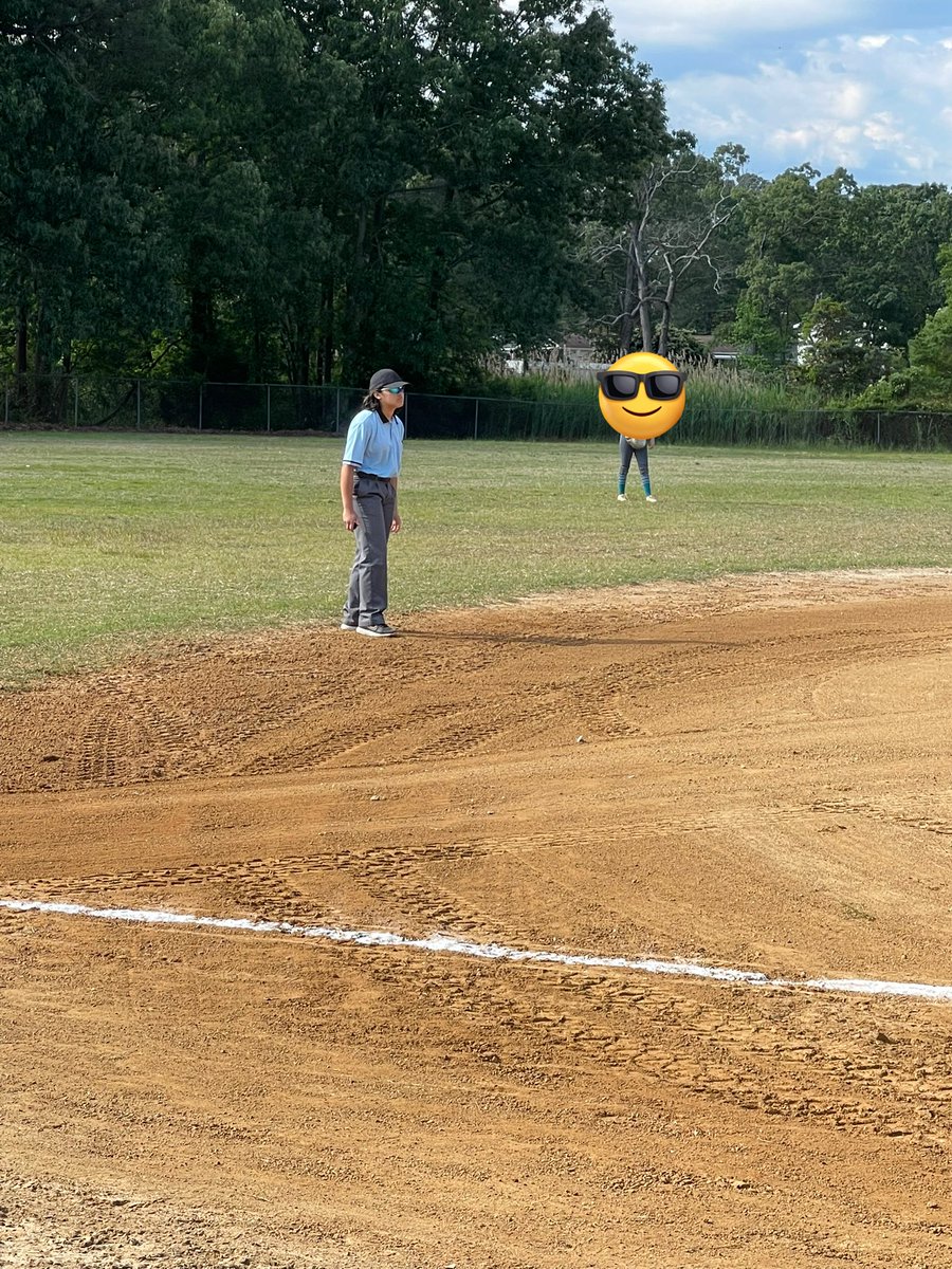 GabbyPerez53's tweet image. When I’m not on the field playing, I’m there umpiring! #jrumpire #baysidepony #recball #giveback #whereitallstarted  #softballcatcher #shortstop #classof2028 #1stjob #fortheloveofthegame