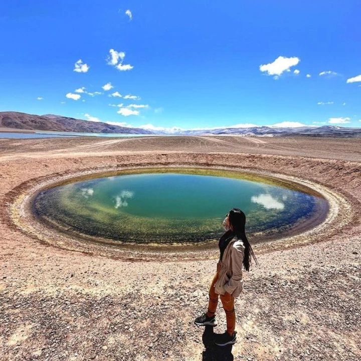 Liveargentina's tweet photo. Paisajes así encontramos en #Catamarca

📍Camino al volcán Pissis, Ruta de los Seismiles

📷@emilsegarcia_ vía @visitafiambala 

¿Que te parece?

#argentina #ojo #paisaje #noa #Trekking #paisaje https://t.co/OdYfOV4hY7 https://t.co/O5HIFHz0p0