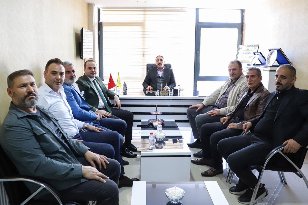 bingoltso's tweet photo. Yönetim Kurulu Başkanımız Kadir Çintay, Meclis Başkanımız Doğan Koç, yönetim kurulu ve meclis üyelerimiz, Bingöl İli Arı Yetiştiricileri Birliği Başkanı Ali Aba'yı ziyaret ederek, Odamızın öncülüğünde gerçekleştirilen URGE Projesi hakkında istişare ettiler. https://t.co/sQ56AnHPxL