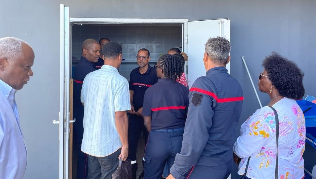 Sdis972's tweet photo. Visite de la #F3SCT formation spécialisée en matière de santé, de sécurité et des conditions de travail au #CIS de Case-Pilote. En présence de Rosalie Dunon, membre du CA et du président du CA @jcebruno. https://t.co/fsrs9h9eQJ