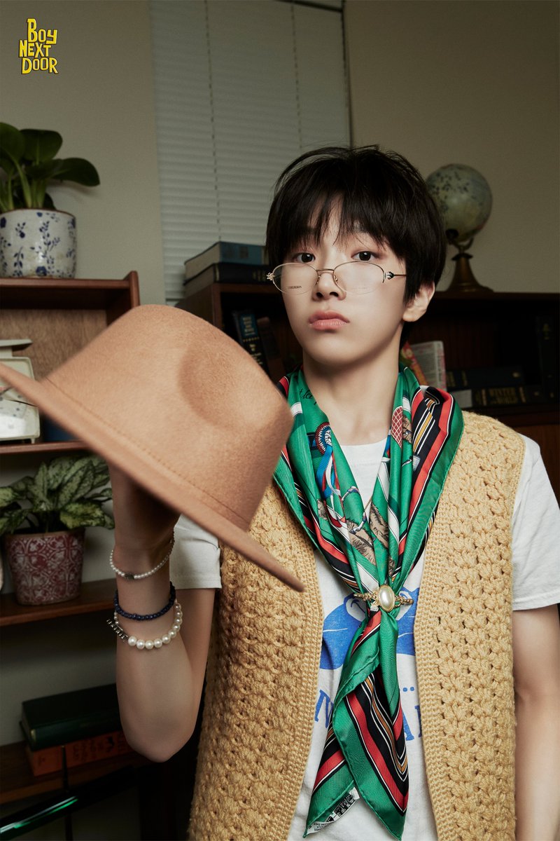 BOYNEXTDOOR 1st Single Album [WHO!] Concept Photo (Crunch ver