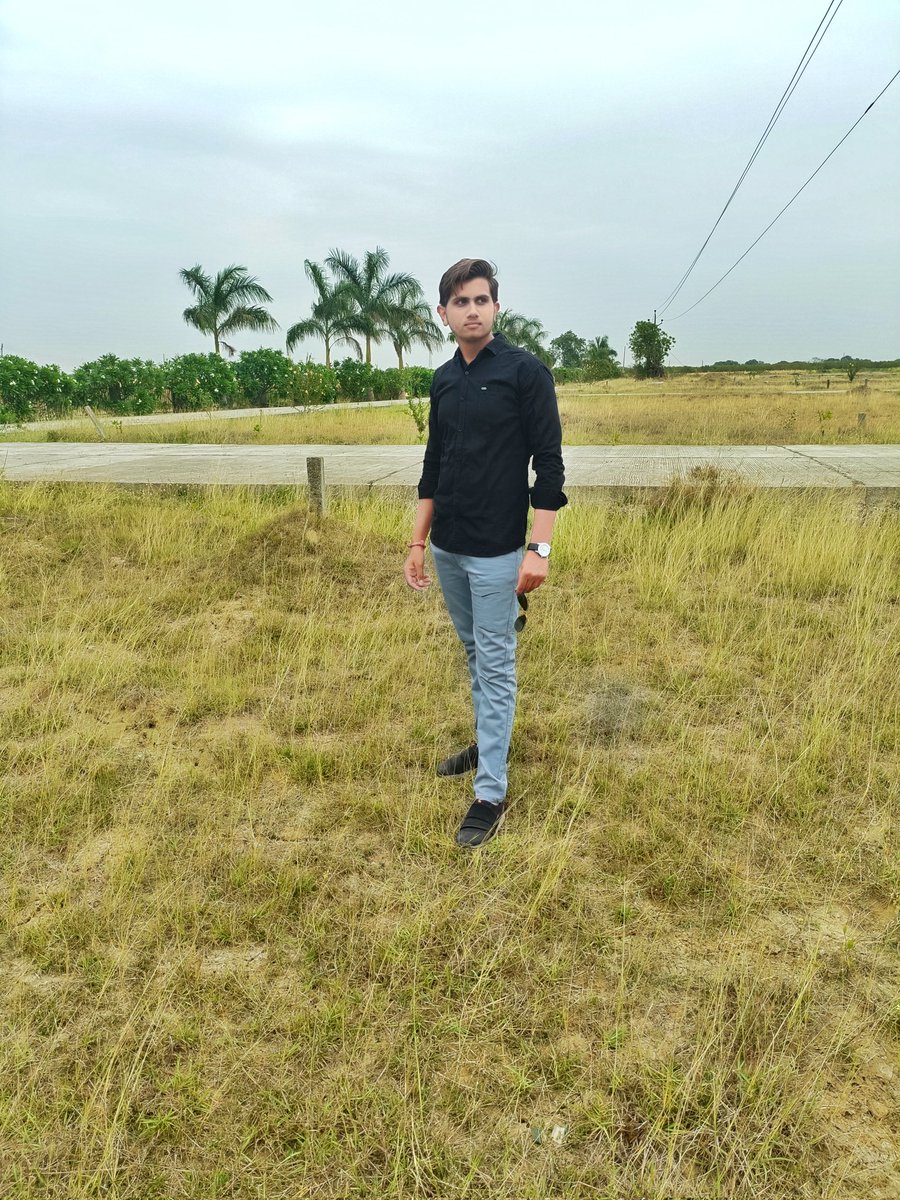 ravipatel295r's tweet photo. Ravipatel ,

always smile bro 😄
Cause nobody cares if you're sad 😤💟😒
that's the truth 💯💯

#Smile #hate #truth #alwaysmile #viraltweet #explorepage https://t.co/dp2GcV3uYp